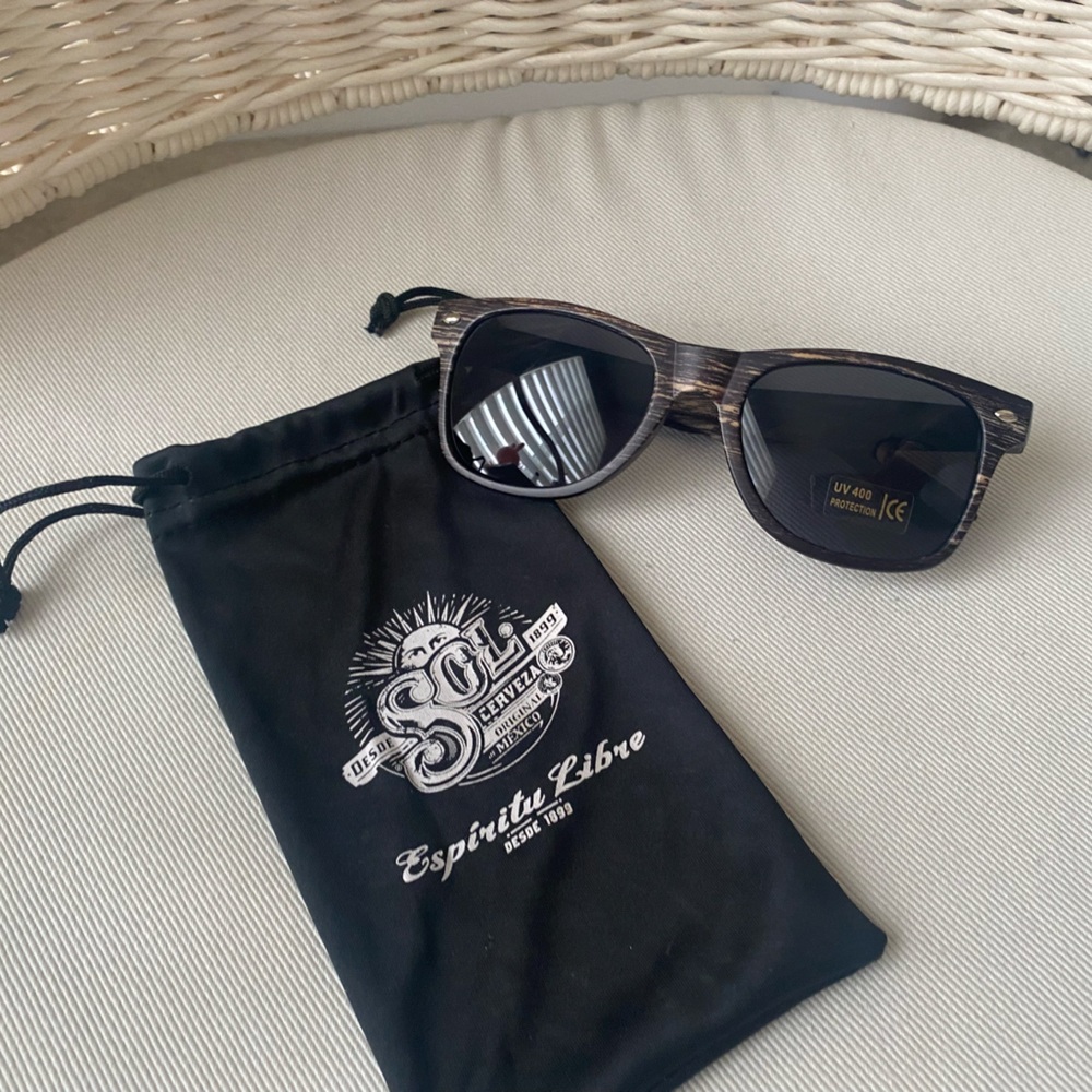 Espiritu Libre Black Sunglasses